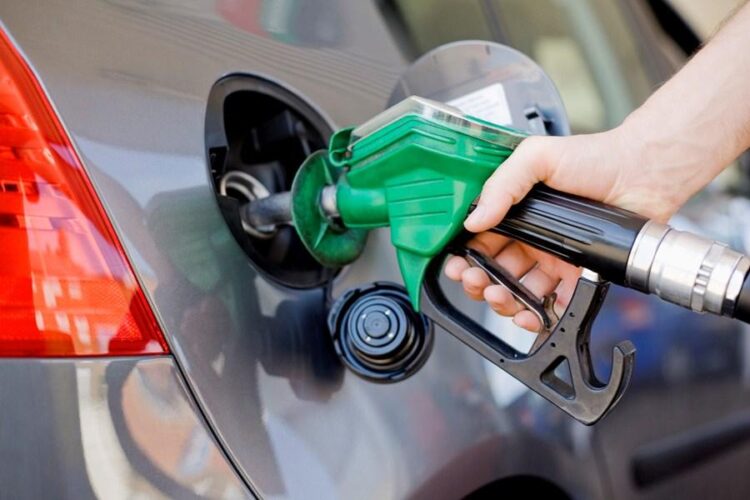 Valor da gasolina tem reajuste maior que salário mínimo de 2021