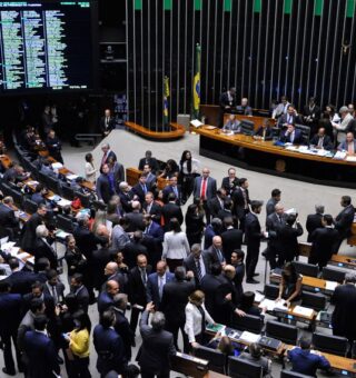 Deputados aprovam linha de crédito para empresas que faturam até R$50 milhões