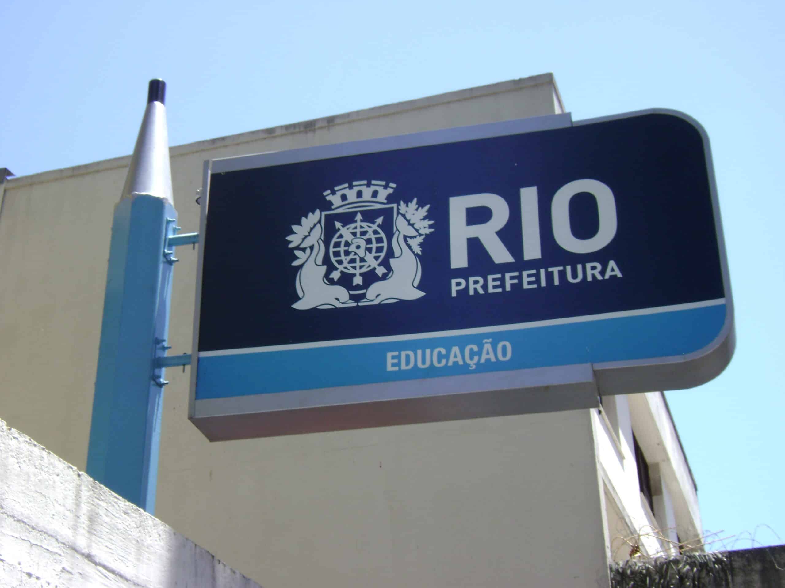 Escolas particulares do RJ criam enquete para debater início das aulas presenciais (Imagem: Reprodução - Google)