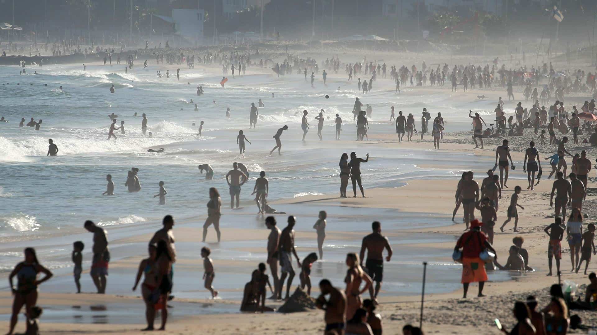 Prefeitura do Rio de Janeiro sugere marcação nas areias para ocupação das praias 