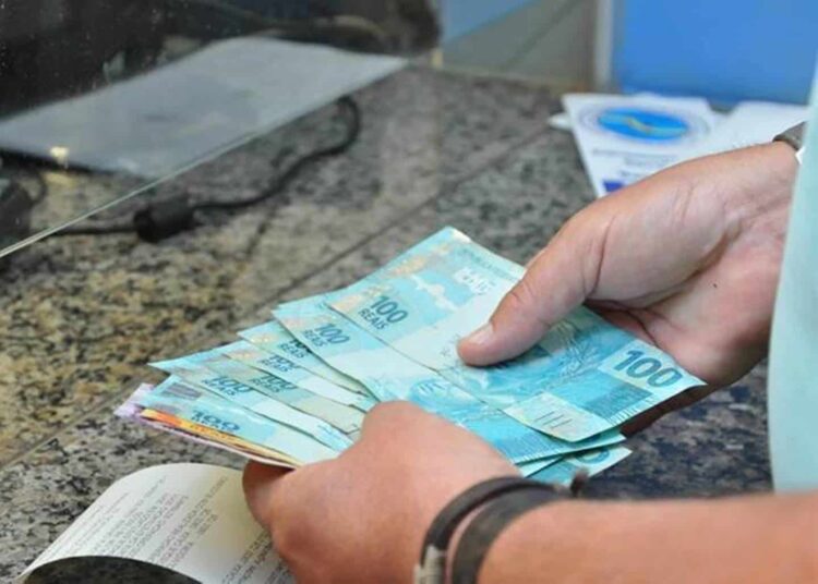 Abono extra de R$ 2 MIL é confirmado para aposentados e pensionistas do INSS