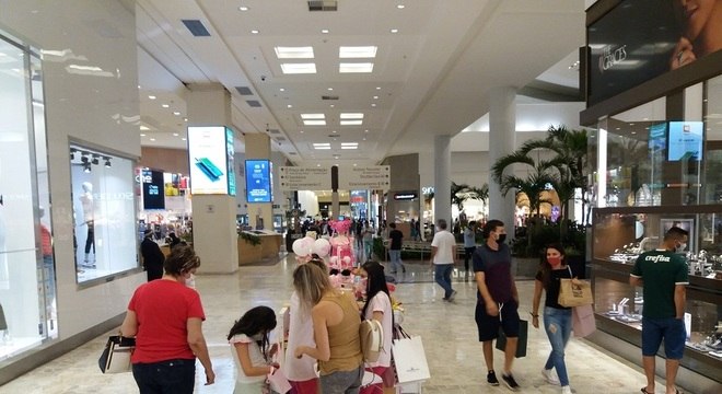 Shoppings reabrem em SP, mas lojistas têm que lidar com queda brusca nas vendas (Imagem: Reprodução - Google)