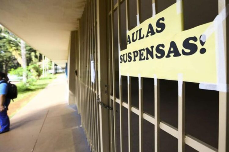 Prefeitura de Fortaleza SUSPENDE aulas presenciais em 2020; ensino remoto permanece