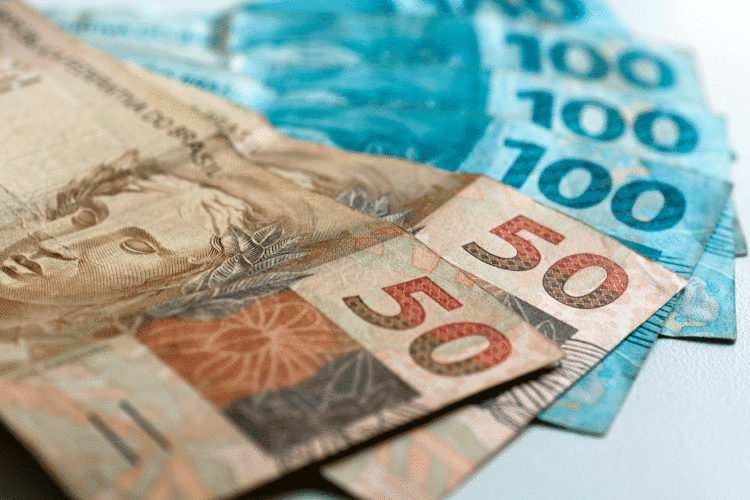 Renda Cidadã: Equipe do governo sugere criação de NOVO imposto para bancar programa