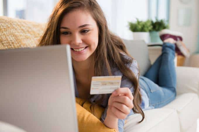 Itaú Unibanco lança cartão de crédito voltado para crianças e adolescentes; objetivo é a educação financeira