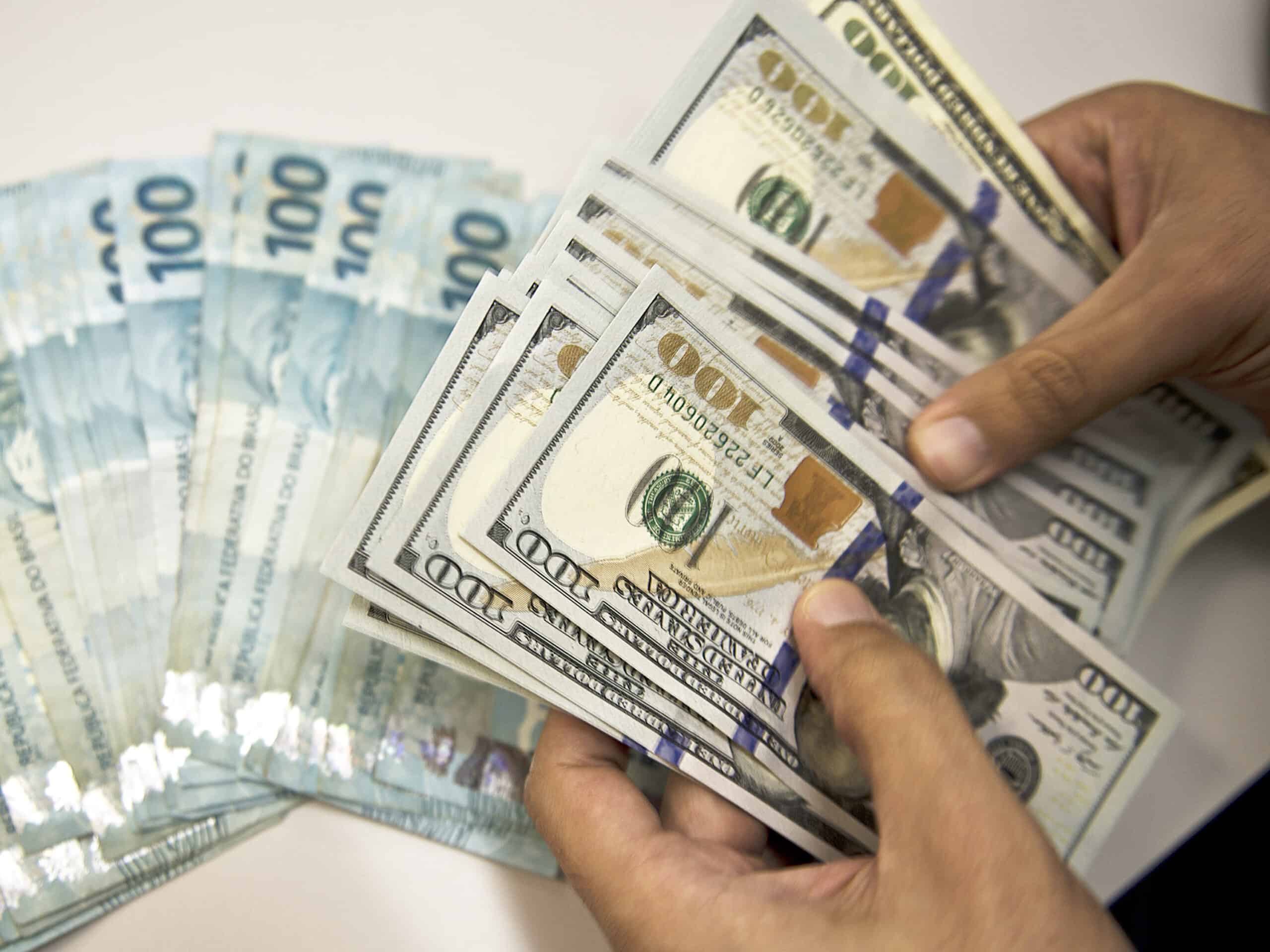 Real fecha setembro sendo considerada a pior moeda do mundo, após a alta de 2,5% do dólar