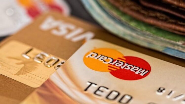Portabilidade do crédito consignado do INSS diminuí taxa de pagamento; veja como trocar 