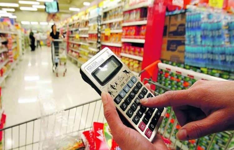 Auxílio emergencial cortado e aumento da inflação mostram impactos nas vendas dos supermercados (Imagem: Google)