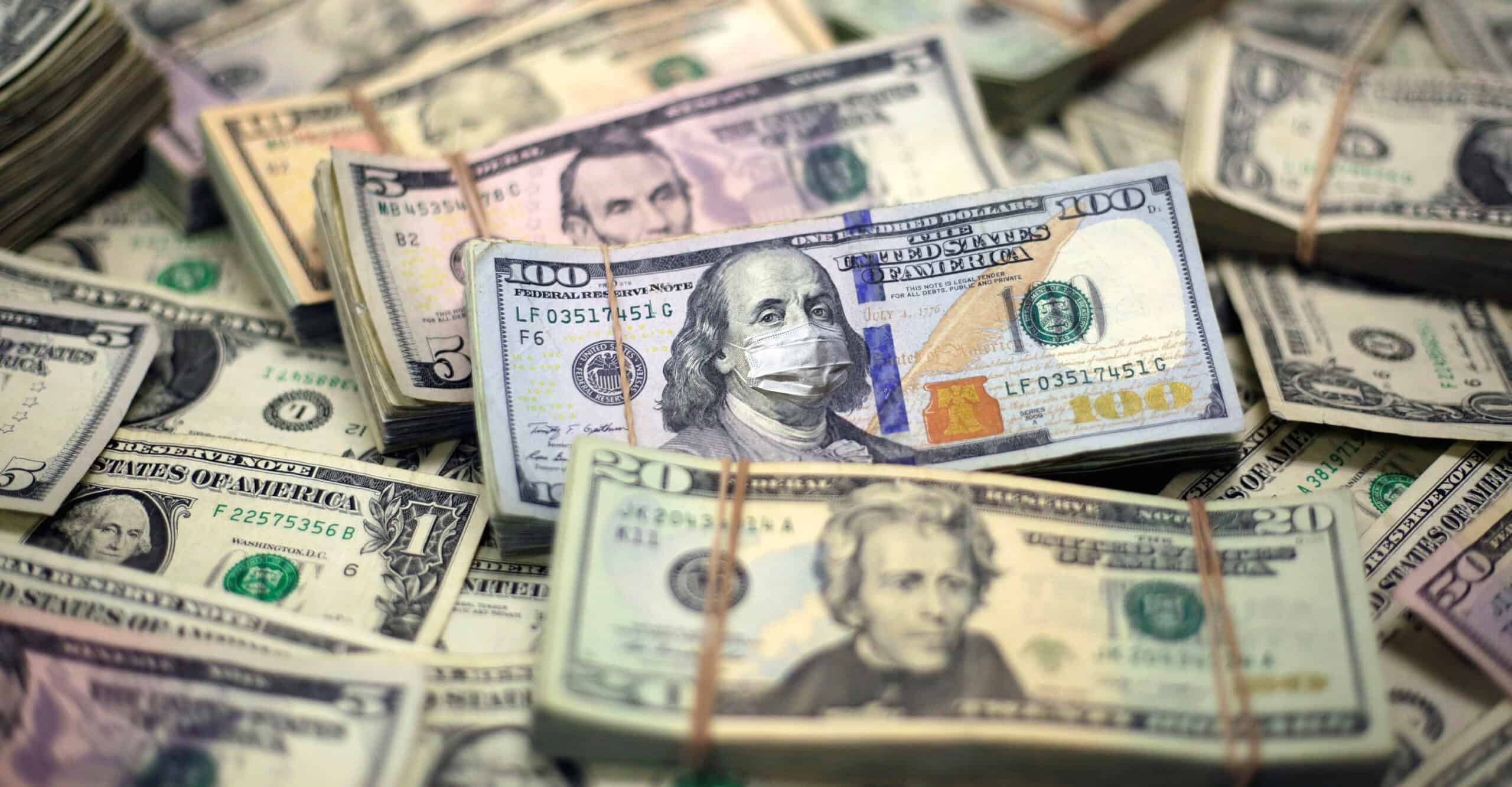 Dólar abre o dia operando em queda em decorrência da espera do resultado das eleições dos EUA