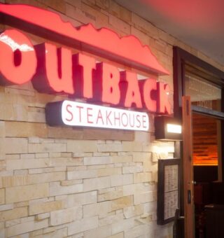 Vagas de emprego: Restaurante Outback seleciona novos funcionários em Minas Gerais