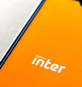 Oportunidade: Banco Inter oferece celular por até metade do preço