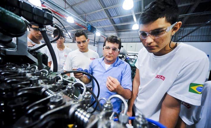 SENAI abre 7 mil VAGAS para cursos técnicos no Sul do Brasil