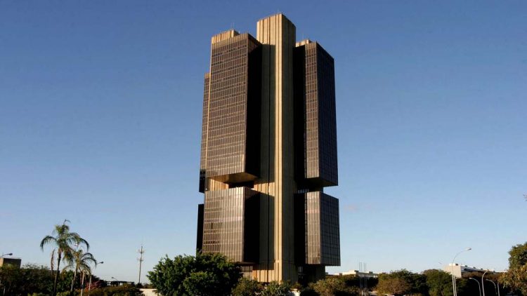 Salário dos servidores fica ameaçado após falta de recursos no Banco Central 