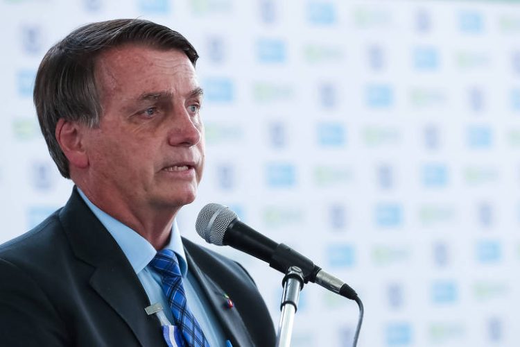 Bolsonaro promete isentar do Imposto de Renda quem ganha até R$3 MIL 