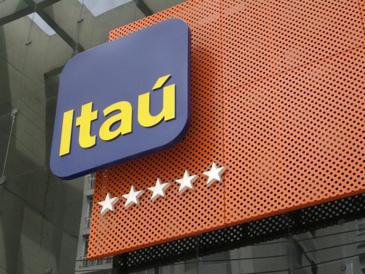 Itaú lança nova opção de cartão de crédito com cashback 