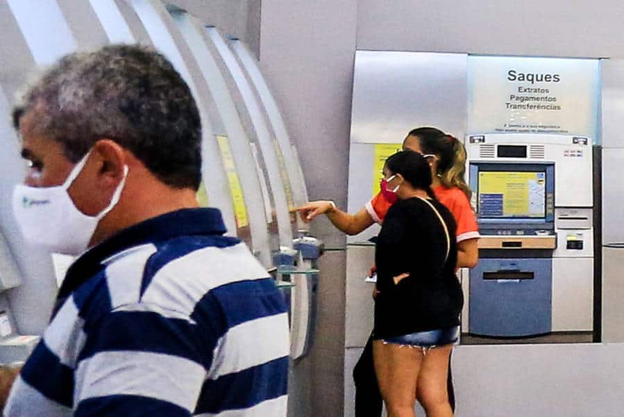 Qual horário de funcionamento dos bancos no feriado de Natal e Ano Novo?