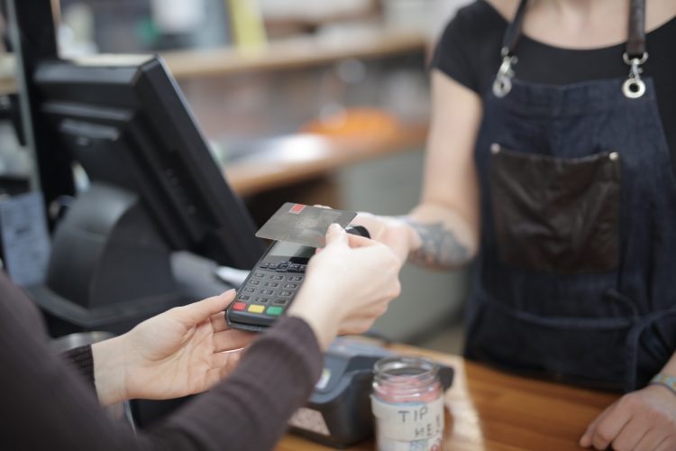 Novo sistema de registro de vendas em cartão de crédito é bom para o comerciante?