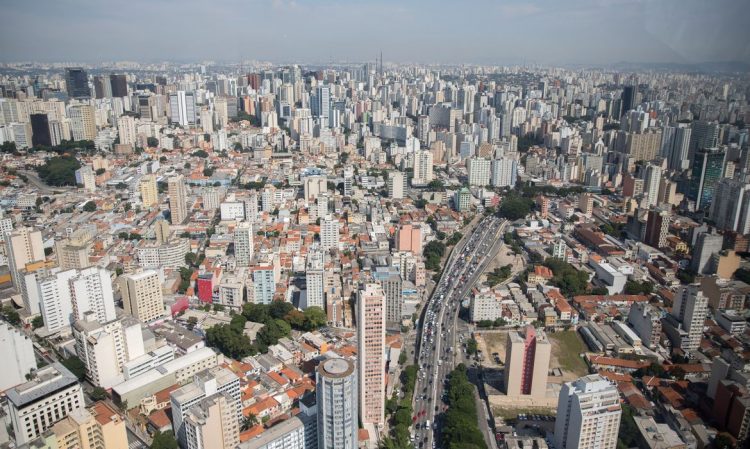 IPTU São Paulo 2021 garante 3% de desconto à vista; vale a pena?
