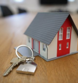 Quanto custa comprar a casa própria? Bancos aumentam juros do financiamento