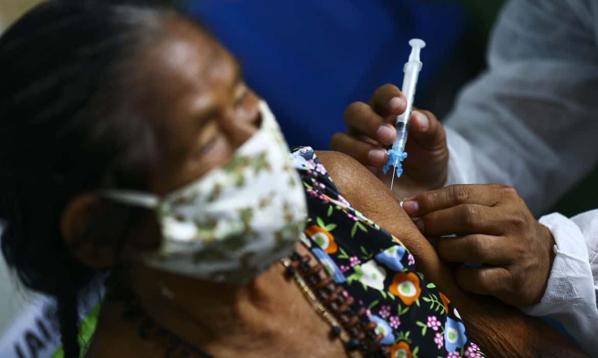 Plano de vacinação em SP inclui NOVO grupo de idosos a partir de segunda-feira (Imagem: Google)