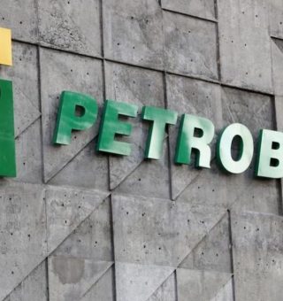 Ações da Petrobras saltam com plano de privatização
