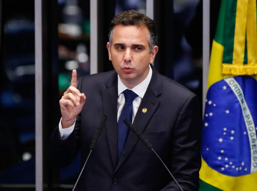 Rodrigo Pacheco assume presidência do Senado; entenda impactos para o Brasil