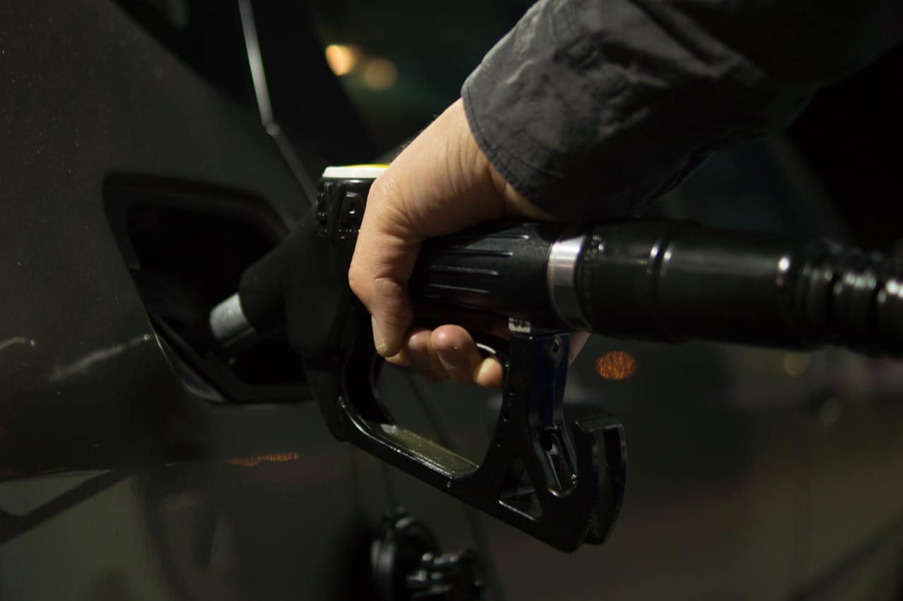 O consumidor brasileiro vem percebendo o preço da gasolina aumentar ao longo dos últimos meses