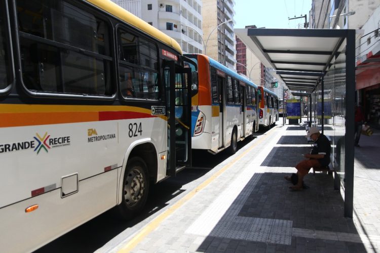 Pernambuco libera transporte público gratuito para desempregados na pandemia
