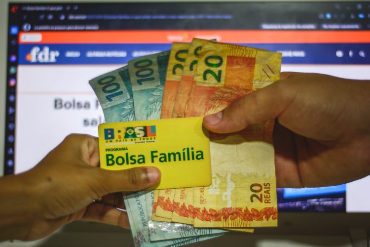 Caixa anuncia novidade tecnológica para o cartão do Bolsa Família