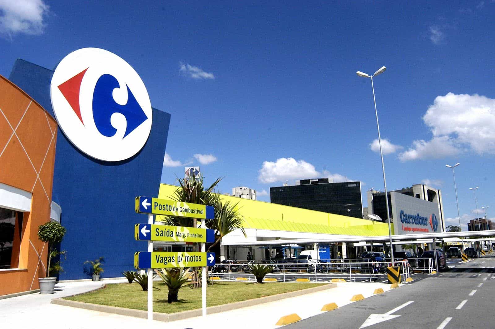 Promoção do Carrefour libera 30% de desconto na compra de alimentos essenciais
