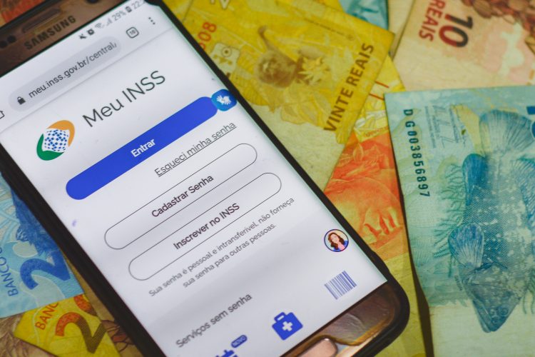 Calendário do INSS dá continuidade ao pagamento de até R$ 1,1 mil nesta semana