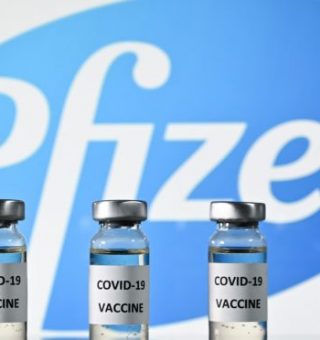 Ministro da Saúde diminui intervalo entre doses da vacina Pfizer