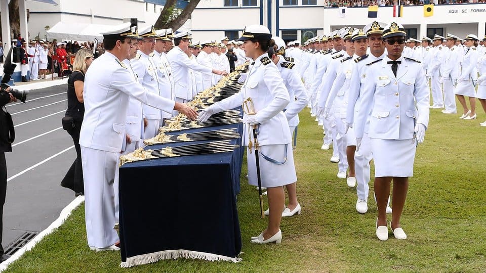 Concurso da Marinha abre 16 vagas de emprego e salário de R$ 9 mil