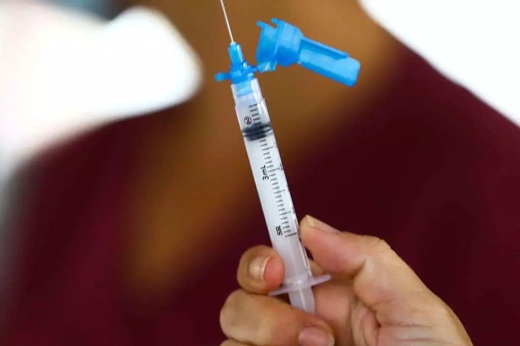 Calendário de vacinação em BH libera 1ª dose para pessoas acima de 18 anos