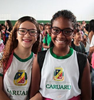 Cartão alimentação em Caruaru inicia 2ª fase de entregas nas escolas