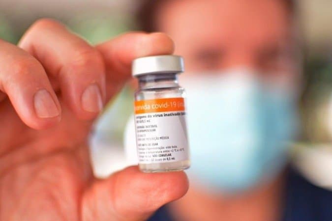 Profissionais de educação em SP recebem 1ª dose da vacina nesta sexta (11)
