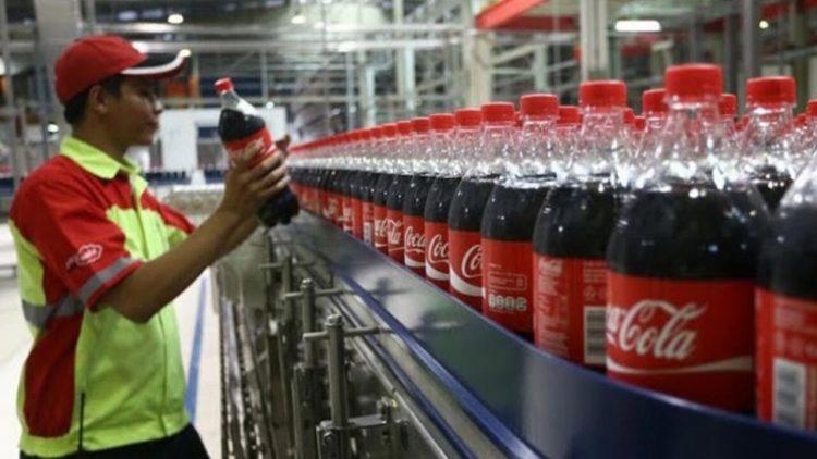 Recado 28/01 para todos que bebem coca-cola, fanta e sprite: empresa anuncia retirada de produtos neste lugar