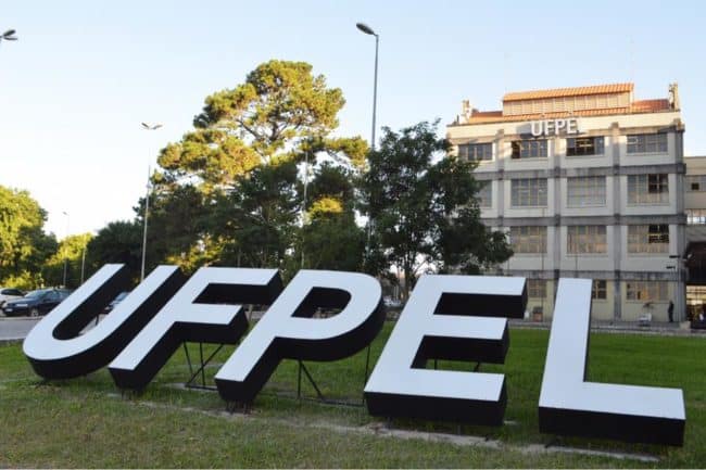 Concurso da UFPel publica edital com salários de R$ 4 mil