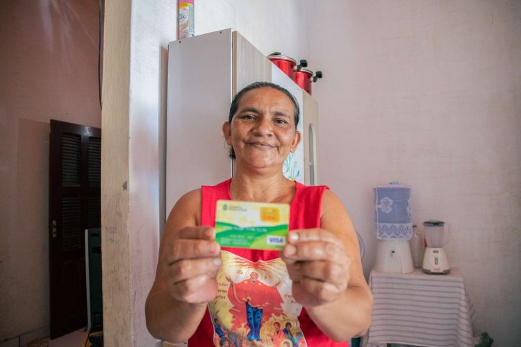 Cartão Mais Infância anuncia expansão de beneficiários no Ceará 