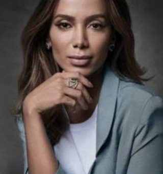 cropped-anitta-2-scaled-1.jpg