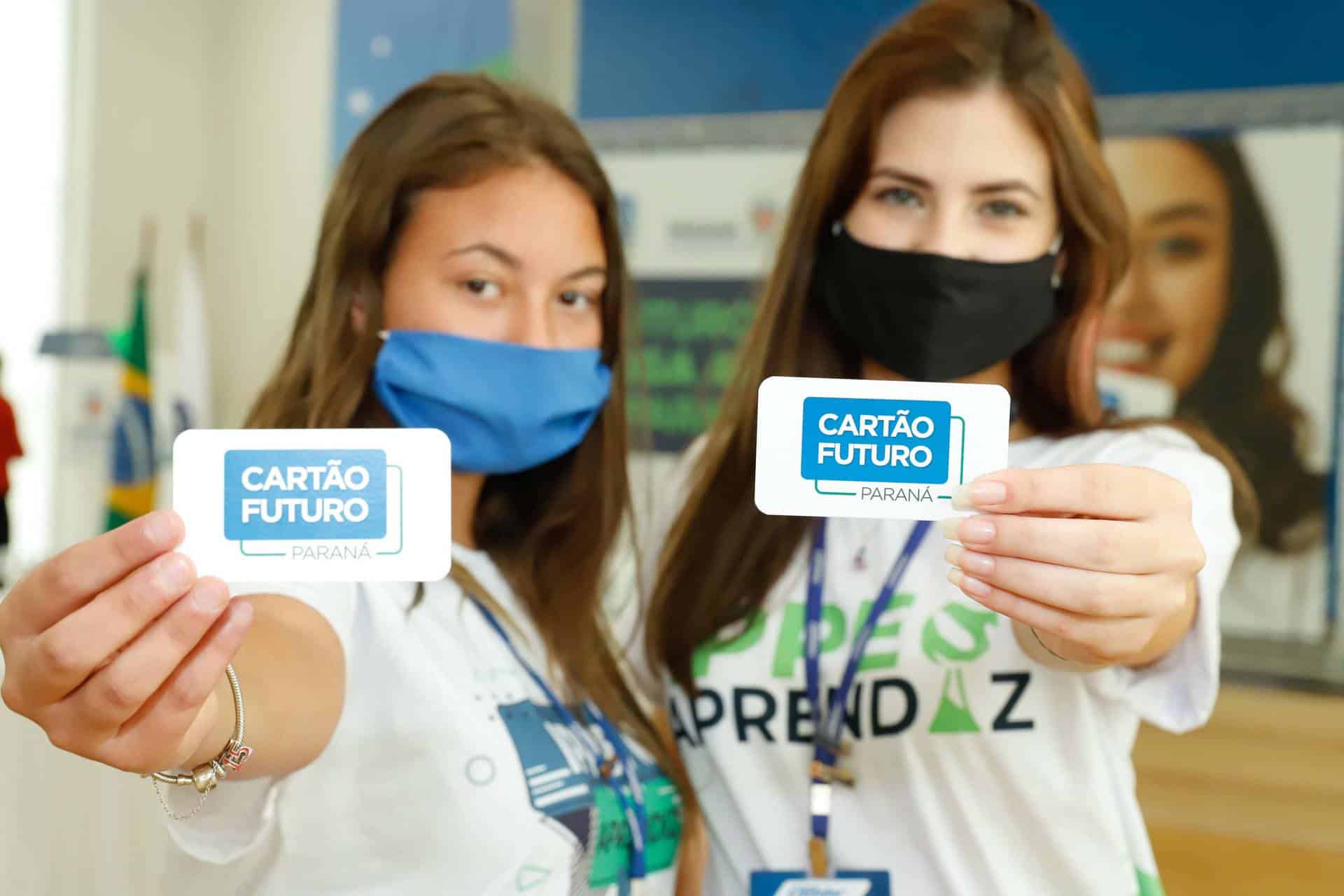 Projeto quer incluir jovens de até 21 anos como beneficiários do 'Cartão Futuro' (Imagem: Divulgação/ Governo do Paraná)