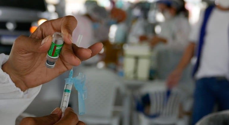 Salvador retoma calendário de vacinação após problemas no estoque