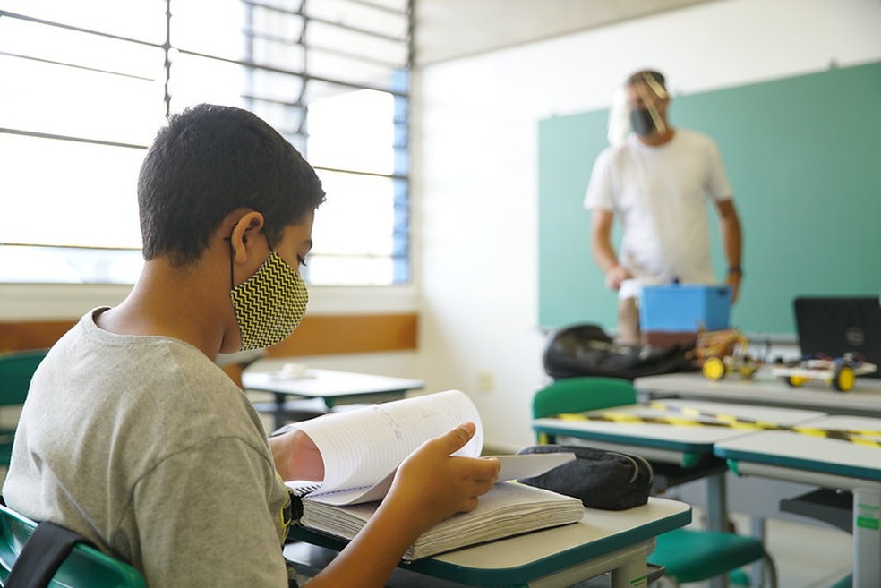 Ensino médio de São Paulo terá uma aula à mais por dia em 2022