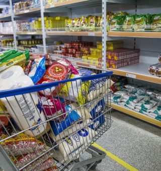 Auxílio alimentar de R$ 70 pago em Curitiba ganha nova prorrogação