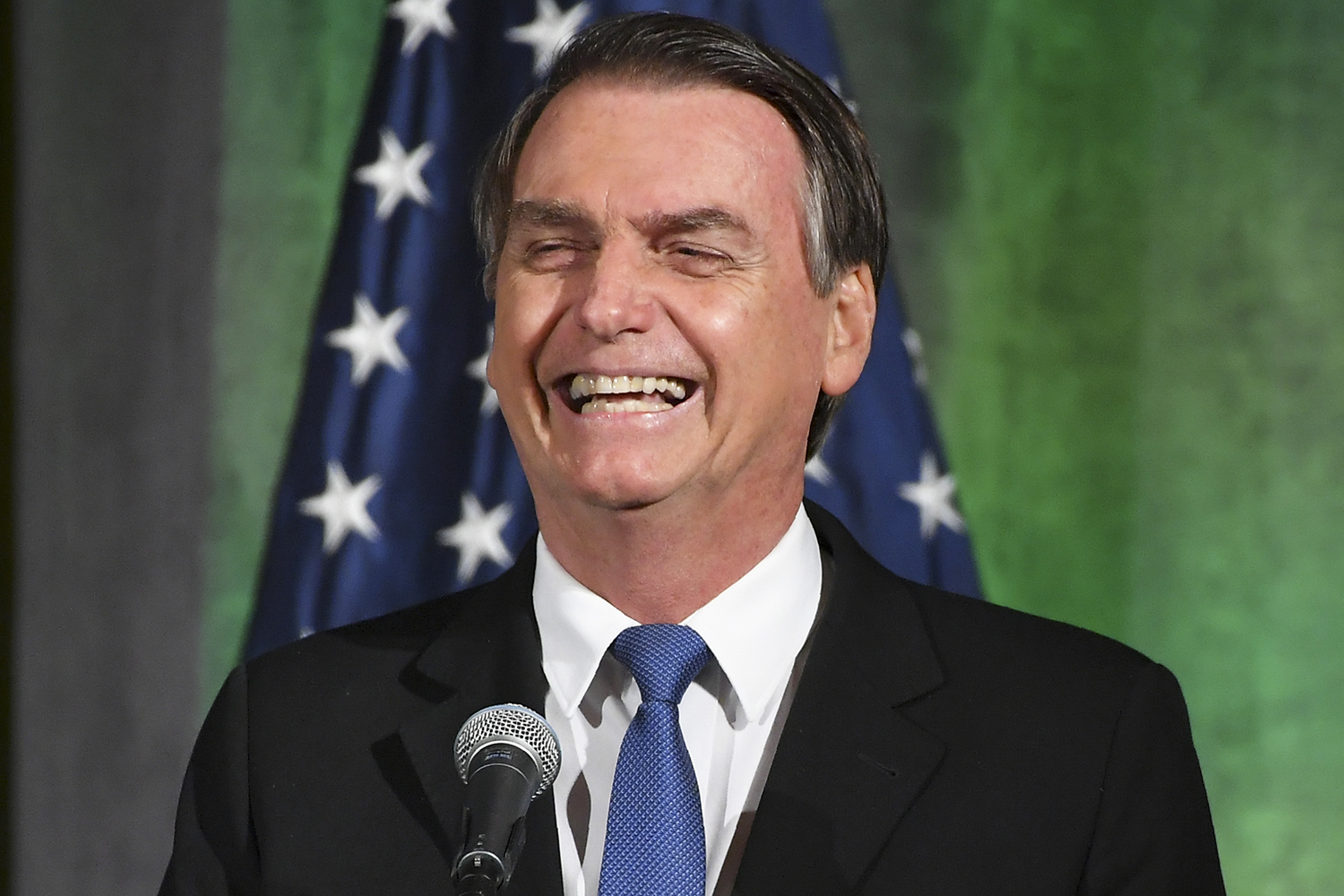 Vale gás: Bolsonaro realmente vai pagar auxílio em âmbito federal? (Photo by MANDEL NGAN / AFP)