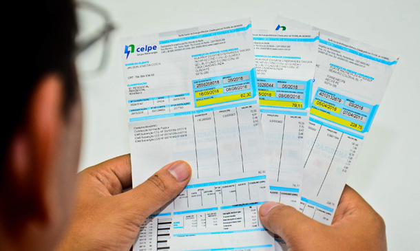 Taxa extra da conta de luz sobe de R$ 9,49 para R$ 14,20 neste mês (Imagem: Folha PE)