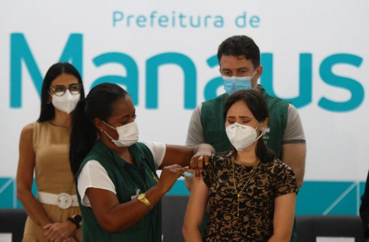 Manaus anuncia vacinação da COVID-19 para maiores de 27 anos 