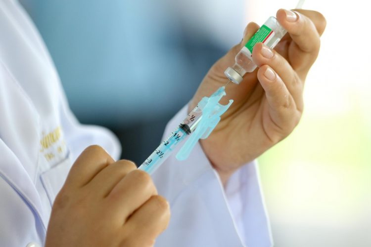 Estado decide o que fazer com servidor público que se recusar a tomar vacina 