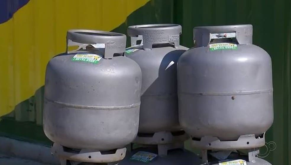 Botijão do gás de cozinha sobe em BH e preço chega a R$ 125,00 (Imagem: TV TEM)