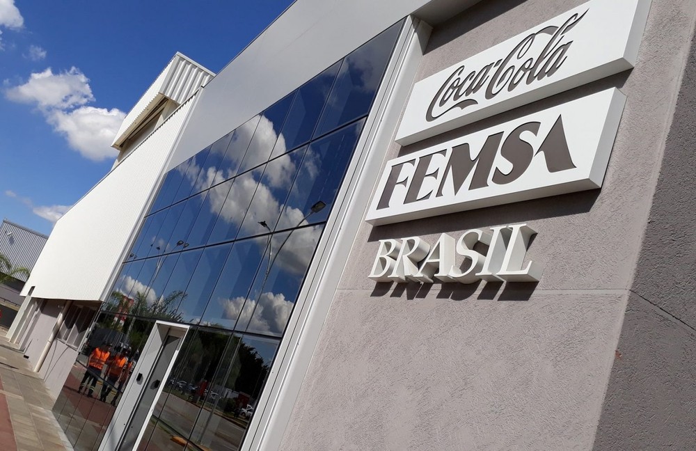 Coca-Cola anuncia 393 vagas de emprego para cidades do Paraná